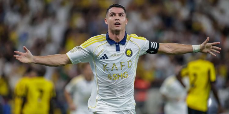 CR7 triumfon ndaj Benzema, Al Nassr lider në Arabi, Mitaj e sheh nga tribuna (VIDEO)