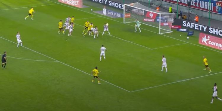 VIDEO/ Kordinim perfekt, Shehu takohet me golin në Poloni