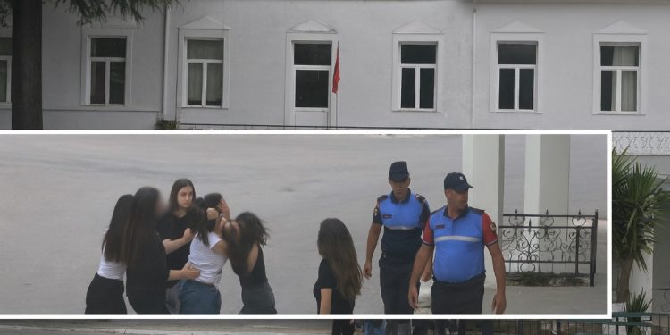 Sherr mes vajzave në gjimnazin e Delvinës