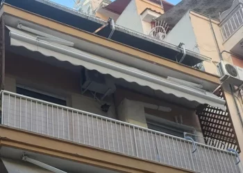 Krim i rëndë në Selanik/ Vëllai mbyt motrën me qese