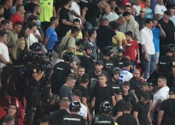 Kaos edhe ndaj Anglisë, a rrezikon Serbi-Shqipëri të luhet pa tifozë?