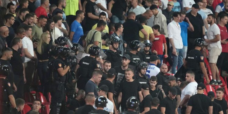 Kaos edhe ndaj Anglisë, a rrezikon Serbi-Shqipëri të luhet pa tifozë?