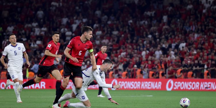 Dy oficerë sigurie në Leskovc, FIFA me “sytë” tek Serbi-Shqipëri