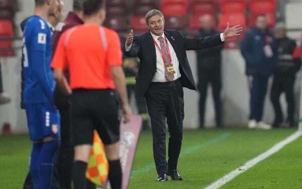 Tronditet Serbia, mësohet paga marramendëse që fitoi trajneri i cili dha dorëheqjen në mes të ndeshjes me Shqipërinë