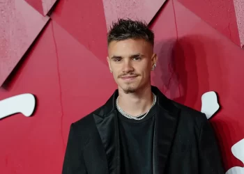Romeo Beckham bën një njoftim të madh gjashtë muaj pas ndarjes nga e dashura