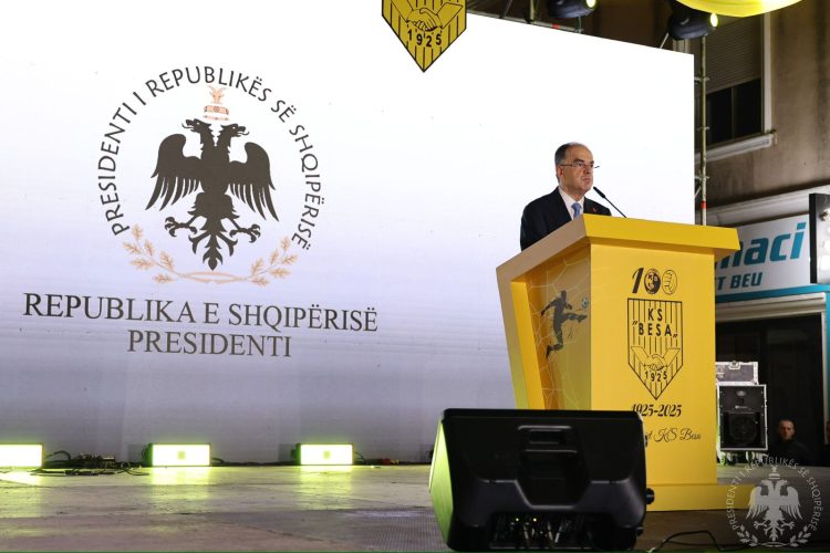 100-vjetori i Klubit të Futbollit “Besa” të Kavajës, Presidenti Begaj në ceremoni: Vlera e madhe qëndron te tifozët