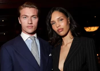 Nara Smith mirëpret fëmijën e saj të katërt në moshën 24 vjeçare