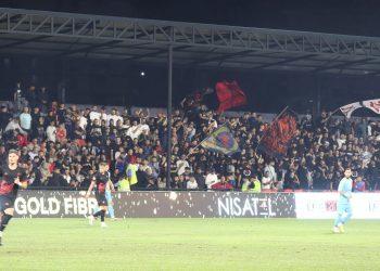 ZYRTARE/ Rezultate të dobëta, klubi i Superiores largon trajnerin