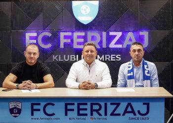 Nevil Dede firmos në Kosovë, trajneri nënshkruan me skuadrën e re