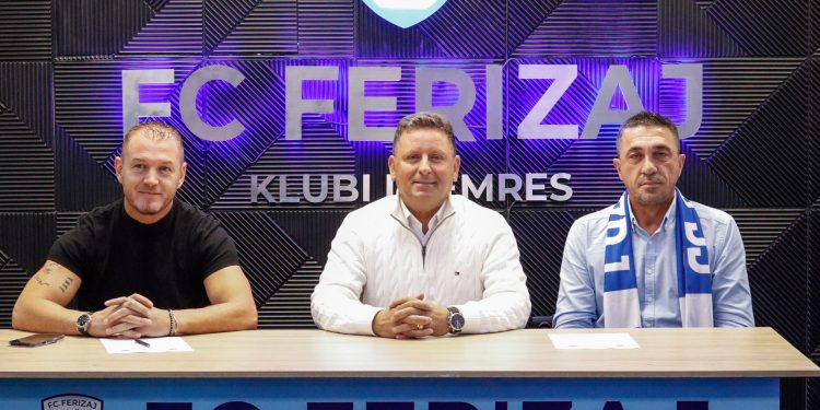 Nevil Dede firmos në Kosovë, trajneri nënshkruan me skuadrën e re