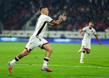 VIDEO/ Gol dhe festë me shqiponjë, Manaj “hesht” Serbinë në Leskovac