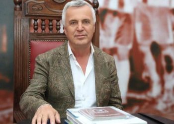 “Premio për fitoren në derbi”, Presidenti i Tiranës: Faleminderit djemve, rikthejmë ekipin aty ku i takon