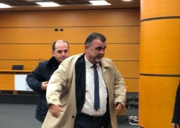 E rëndë/ Ndërron jetë gjytari Astrit Kalaja, e qëlluan me armë në sallën e gjyqit