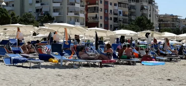 “Kishte zhurma” – Turistët polakë çojnë në gjykatë hotelin shqiptar, kërkojnë dëmshpërblim për pushime stresuese