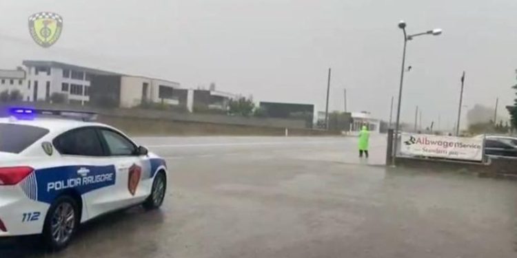 Moti i keq/ Policia Rrugore apel drejtuesve: Tregoni kujdes, zbatoni rregullat!