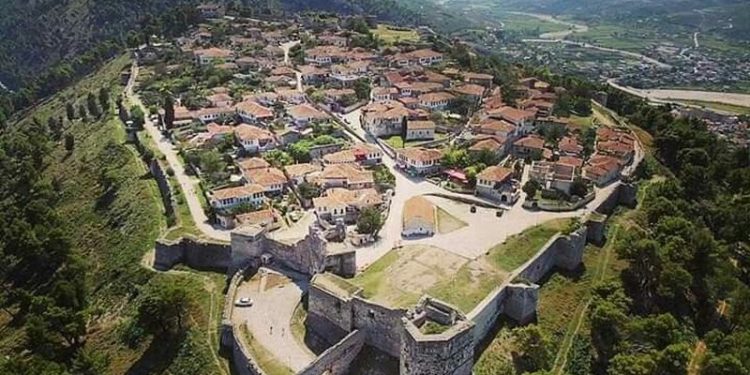 Legjenda/ Tomori dhe Shpiragu: Si u shndërruan në male dy vëllezërit…