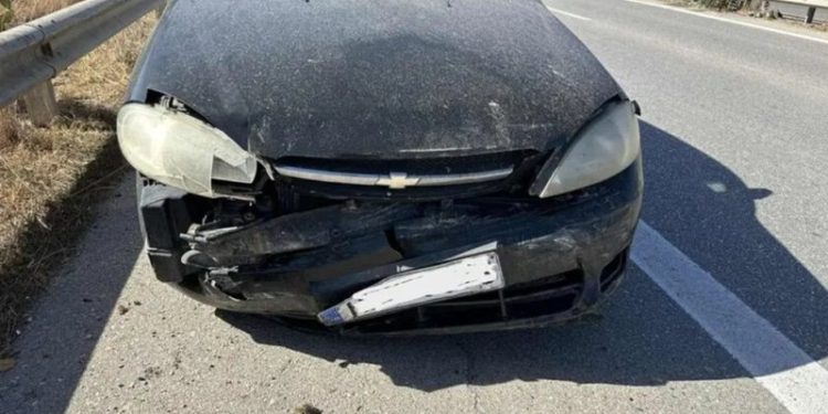 Shqiptari terrorizon qytetarët grek: Përplas me qëllim makinat gjatë lëvizjes