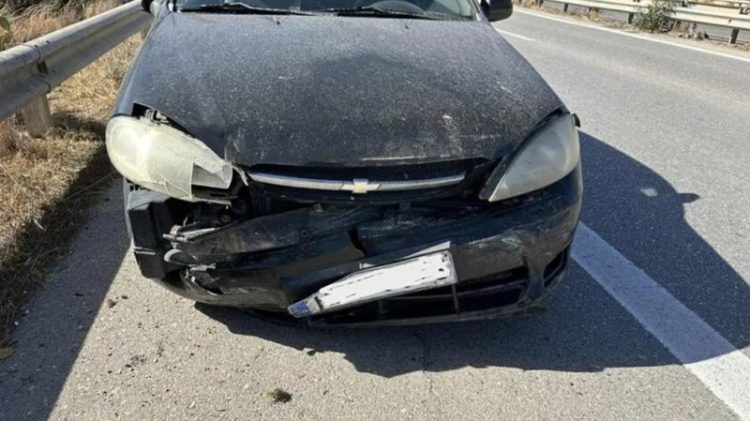 Shqiptari terrorizon qytetarët grek: Përplas me qëllim makinat gjatë lëvizjes