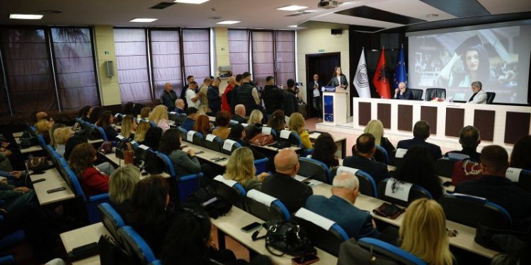 Kumbaro uron nga Shkodra nisjen e vitit të ri akademik: Koha të rishikojmë ligjin e arsimit të lartë