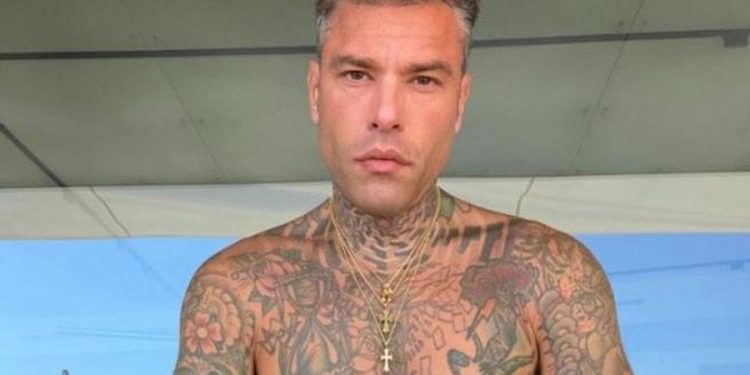 Fedez njofton tërheqjen e tij nga mediat sociale: Do të flas vetëm përmes muzikës