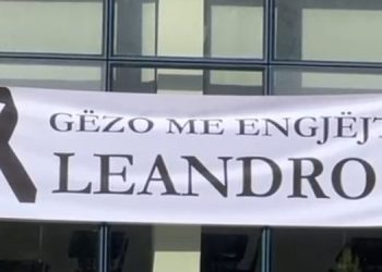 “Gëzo me Engjëjt Leandro!” Ditë zie në gjimnazin “Ali Demi” në Vlorë