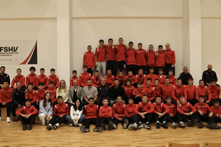 Të ftuarit e radhës në Elite Youth Development Academy, Alban Hoxha & Xhuliano Skuka ndajnë eksperiencat me talentet e rinj