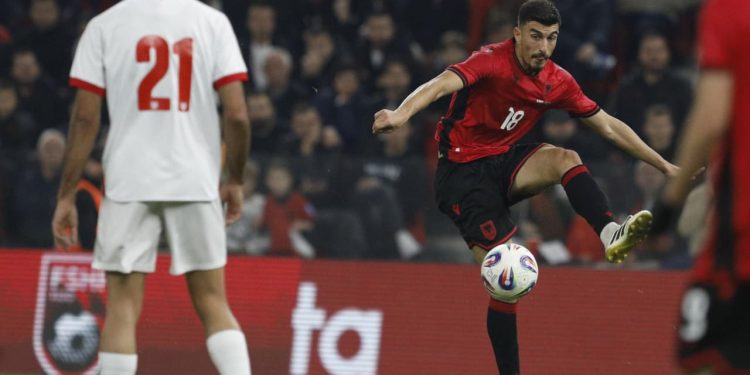 VIDEO/ Spektakël kuqezi, Shqipëria dëfrehet ndaj Jordanisë, fiton me permbysje në miqësore