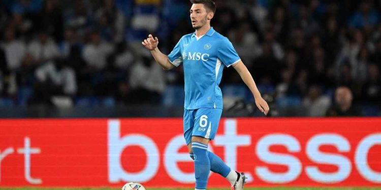 Napoli, Gilmour: Kemi skuadër të fortë, këtë sezon luftojmë për të tjera suksese