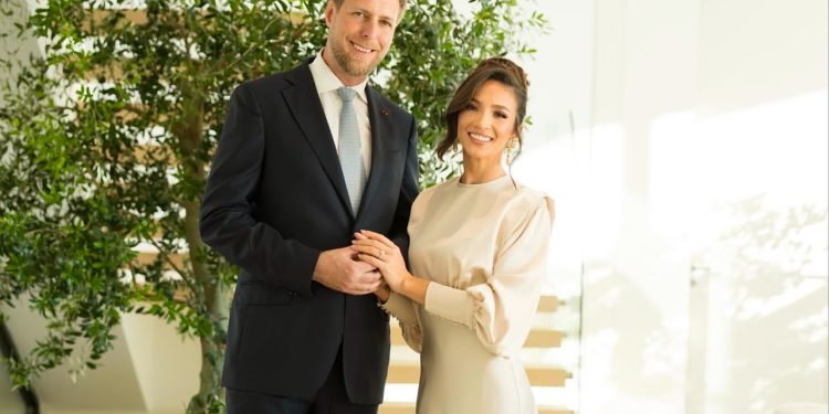 Oborri Mbretëror Shqiptar njofton fejesën e Princ Lekës II me Blerta Celibashin