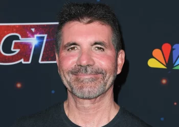 Kaos në audicionet e “Britain’s Got Talent” – Stacey Solomon zëvendëson Simon Cowell