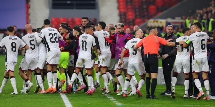 Nëse Shqipëria mban vendin e dytë në grup, çfarë ndodh në fazën Play Off për Botërorin