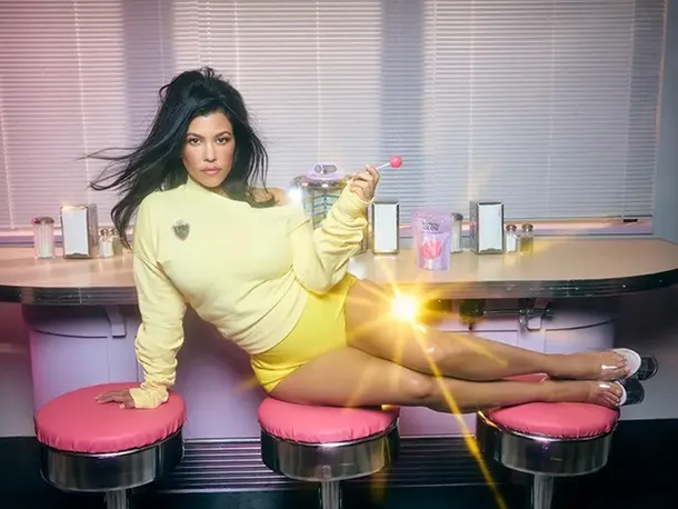 Kourtney Kardashian prezanton “Lemme Purr”, lollipops për shëndetin intim të grave