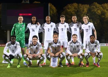 VIDEO/ Anglia “përqafon” Botërorin, Serbia “bezdis” sërish Shqipërinë