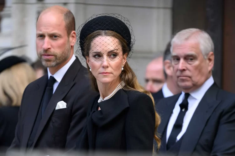 Takimi i ftohtë në funeral: Princ William shmang kontaktin me princin Andrew