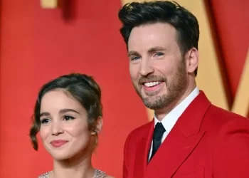 Chris Evans dhe Alba Baptista mirëpresin fëmijën e tyre të parë