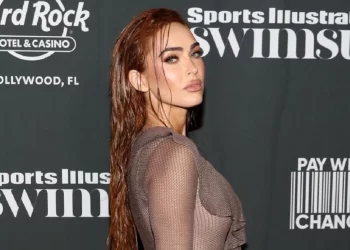 Megan Fox flet hapur për sfidat pas lindjes dhe kuptimin e veçantë të emrit të vajzës së saj