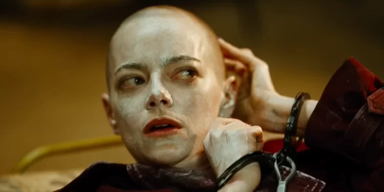 Pse Emma Stone e fshehu kokën e rruar për muaj të tërë për rolin e saj në “Bugonia”?