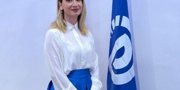 Vijon merkato/ PS Sarandë merr për nëkryetare bashkie ish-drejtuesen e PD-së