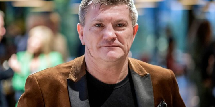 Ish-kampioni i botës në boks u gjend i vdekur në shtëpinë e tij në Manchester, hetimet e fundit zbulojnë shkakun