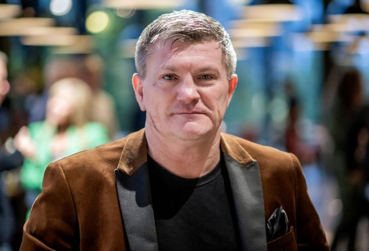 Ish-kampioni i botës në boks u gjend i vdekur në shtëpinë e tij në Manchester, hetimet e fundit zbulojnë shkakun