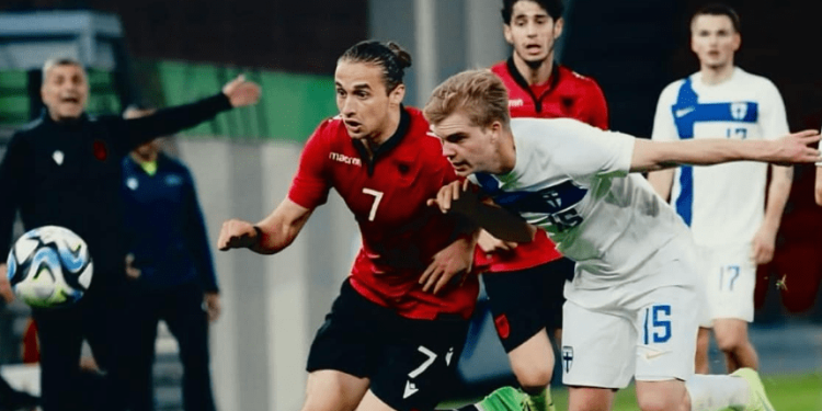 E BUJSHME/ Silvinjo ka 1 vit që e injoron, futbollisti refuzon ftesën e Kombëtares para Serbisë. Gazetari zbulon prapaskenën