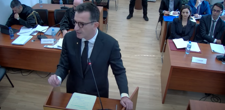 Veliaj i “ashpër” me Këshillin Bashkiak: Kam një USB në burg, por…