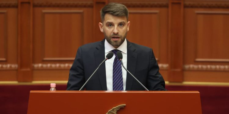 Raporti në Kuvend/ Kryetari i Këshillit Drejtues, Fatjon Hoxhalli, paralajmëron reformim të thellë të RTSH në bashkëpunim me EBU