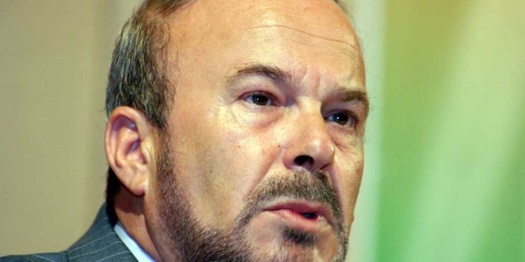 Fatos Nano, kryeministri i dorëheqjeve të rralla politike