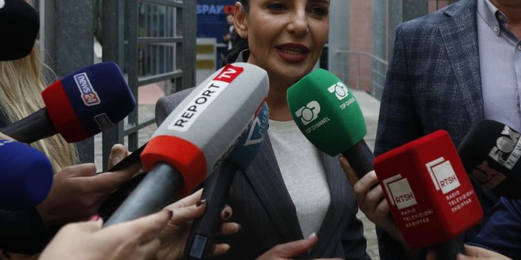 Belinda Balluku në SPAK: Pranova kërkesën për një çështje në hetim. Besoj te parimet e drejtësisë