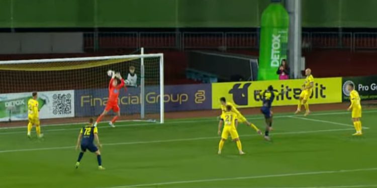 Dy gola në një pjesë loje, sulmuesi i larguar nga Superiorja nuk di të ndalet në Kupë