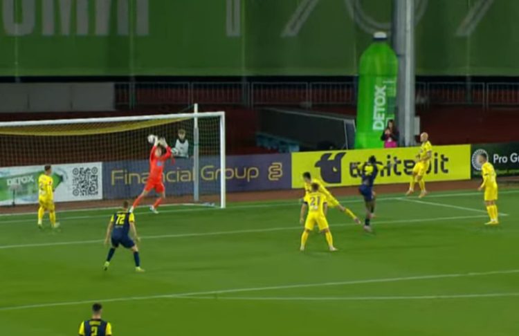 Dy gola në një pjesë loje, sulmuesi i larguar nga Superiorja nuk di të ndalet në Kupë