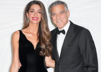 Pse George dhe Amal Clooney zgjodhën një fshat në Francë për të rritur fëmijët?