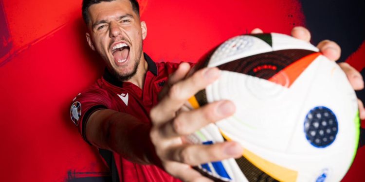 Sulmin e udhëheq “Katana”, Sylvinho me “artilerinë” e rendë në Serbi, synon 3 pikët