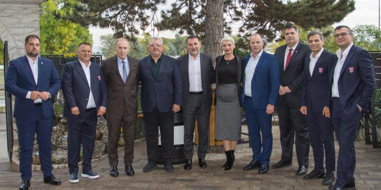 Serbi-Shqipëri / Delegacioni i FSHF merr pjesë në drekën zyrtare të organizuar nga Federata Serbe